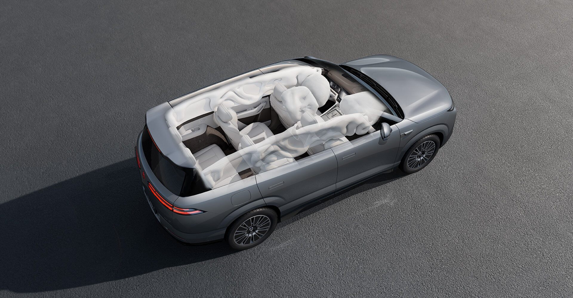 全车9个安全气囊 座座都安全